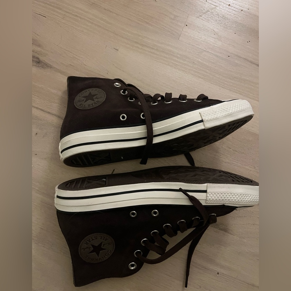 chuck taylor all star High Top earthy Brown Suede - women’s 9